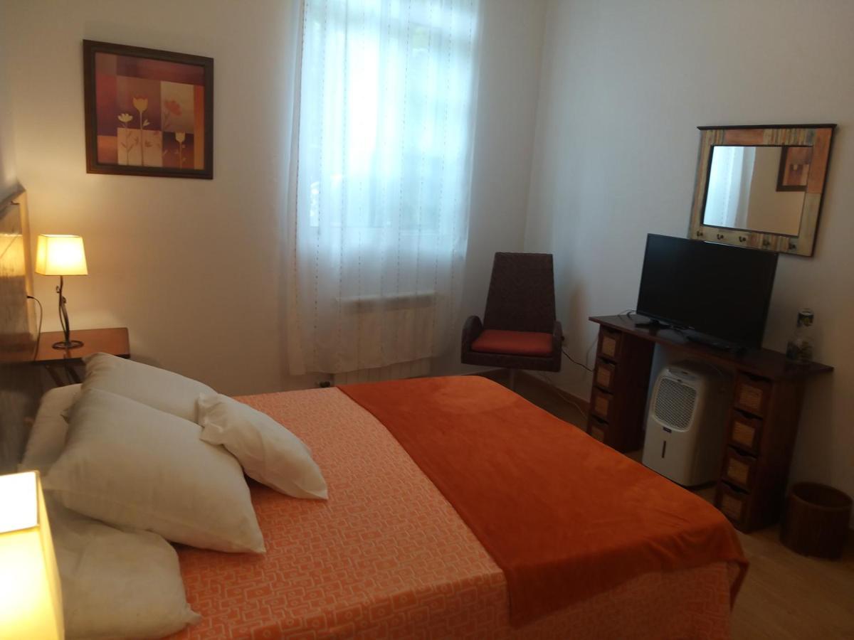 Apartamento Con Pequeno Jardin En El Centro Феррол Экстерьер фото